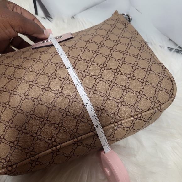 NWOT Nine West Zippered Cosmetic Bag - Picture 5 of 6